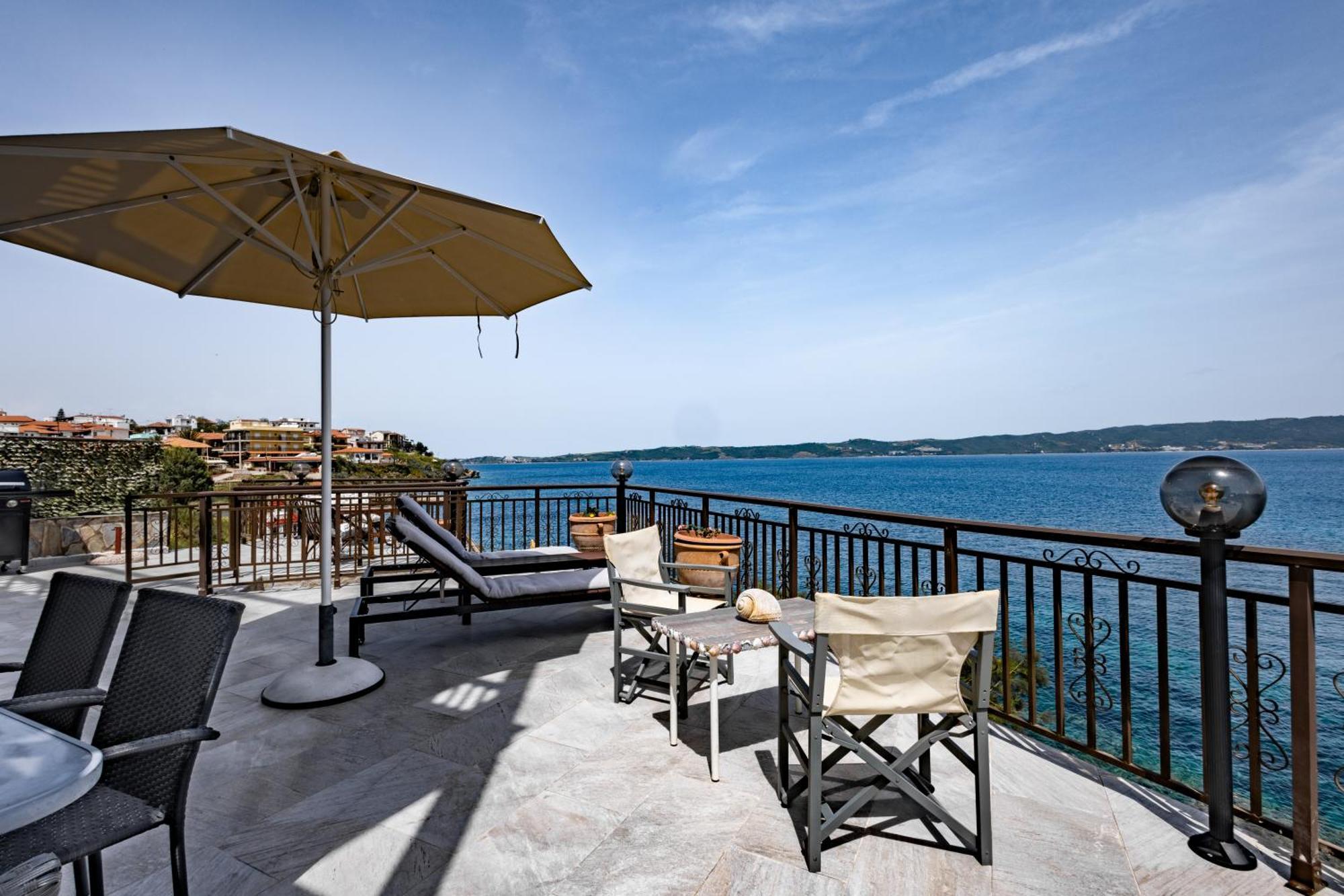 Villa Chara Ammouliani Exterior photo